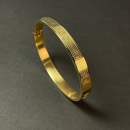 “Classic Golden Bracelet Kara – Timeless & Stylish” Any bracelet